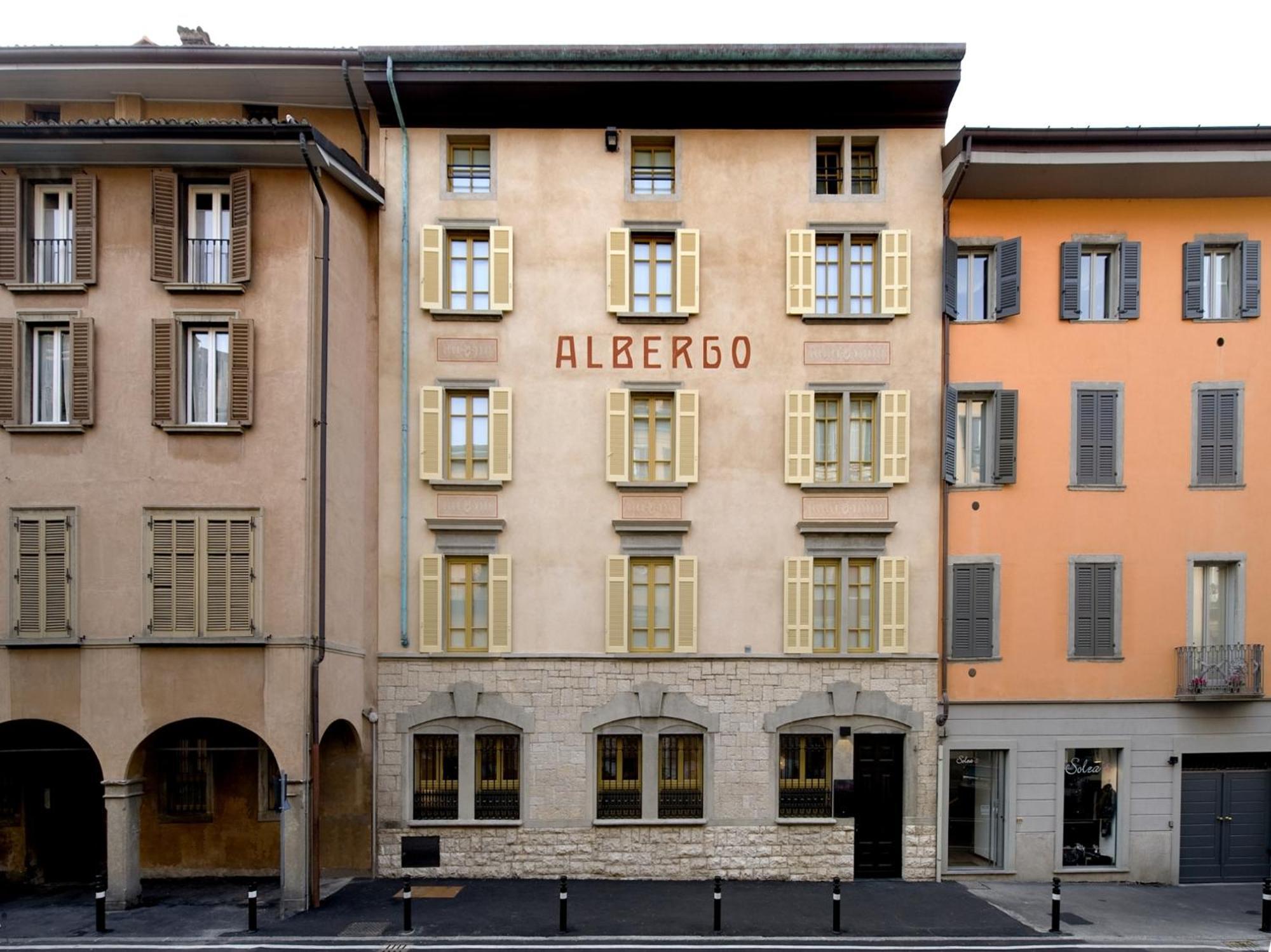 Petronilla - Hotel In Bérgamo Exterior foto