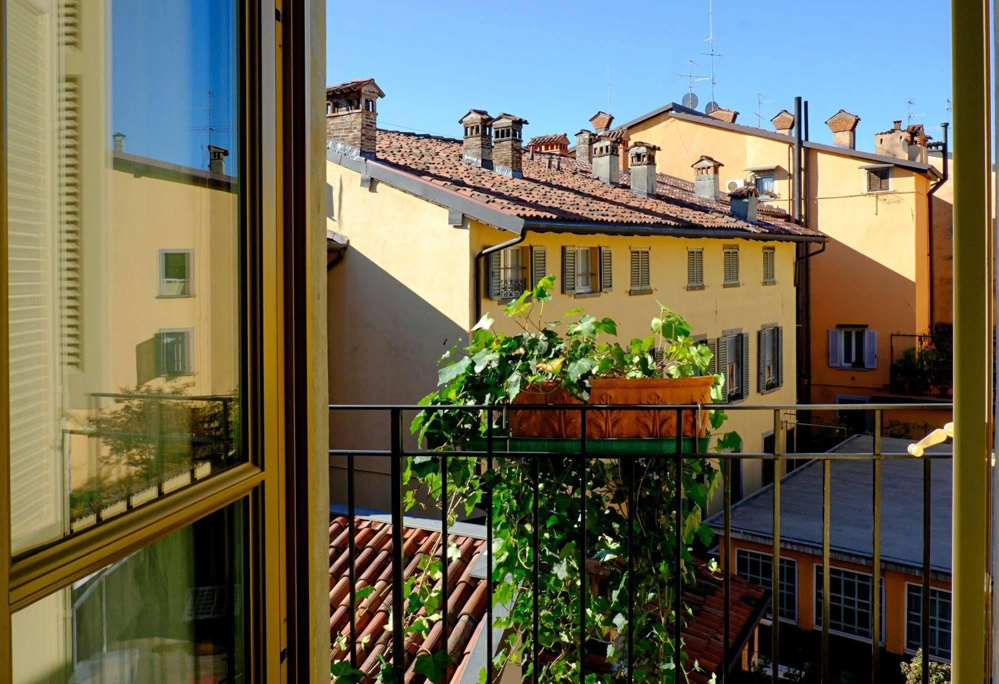 Petronilla - Hotel In Bérgamo Exterior foto